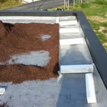 <img src="image.jpg" alt="pare gravier pour retenir le substrat">